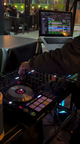 VIEJO SAMU´S RESTAURANT Open Times