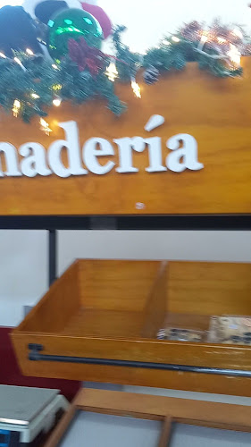 Comments and reviews of Fábrica de empanadas Roy Sar