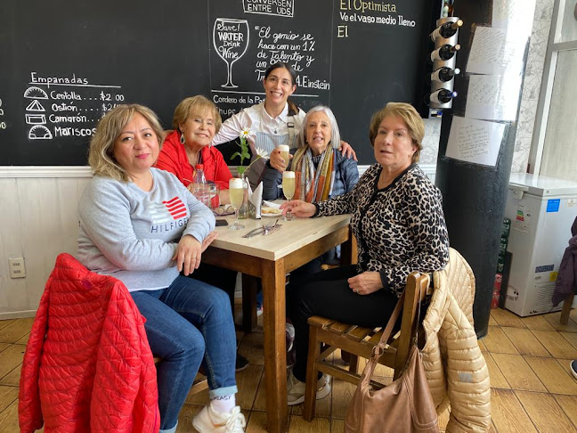 Magallania Seafoods & Drinks