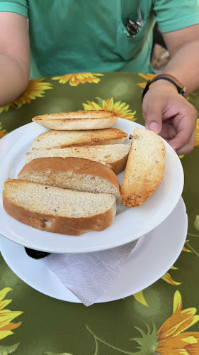 Opinii despre Restaurant y Salón de Té Hansel y Gretel en el Arrayán în Lo Barnechea - Gastronomía y hostelería