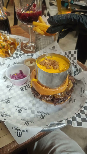 http://lamaestranzarestaurant.cl/