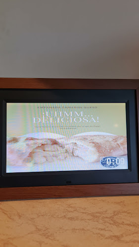 Empanadas Donde Huayi Open Times