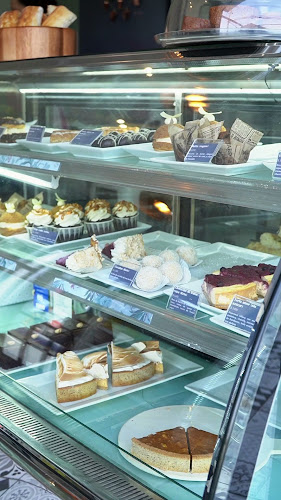 Food Root Pastelería Panadería