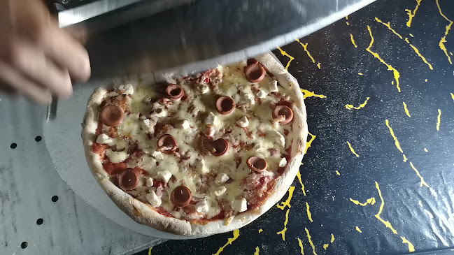 Pizzeria Risa Pizza - Gastronomía y hostelería