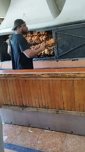 Todo Pollo Restaurant - La Cisterna
