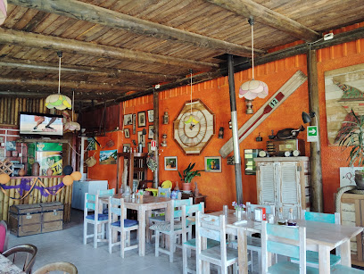 RESTAURANT PAPIRÚA y CABAÑAS ROBLE ETERNO