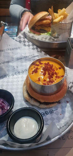 La Maestranza Sandwich & Burger Bar Open Times