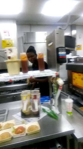 Opinii despre McDonald's în Lo Barnechea - Gastronomía y hostelería