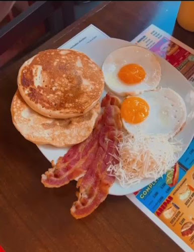 Come Riko Entre Hermanos