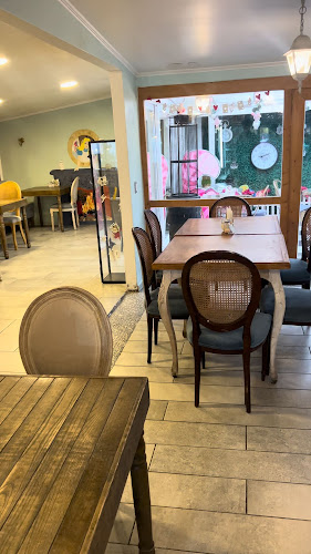 Opinii despre Cafe Emporio La Magia De Alicia în Puerto Montt - Gastronomía y hostelería