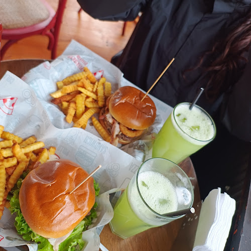 Comentarii opinii despre Cerveza 860 - Restaurante y Barra Cervecera