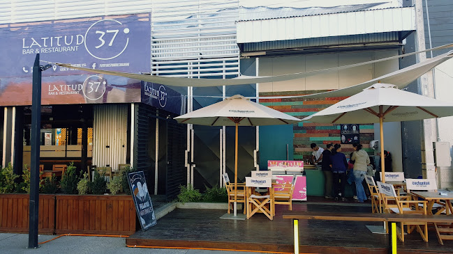 ''Latitud 37'' Resto & Bar