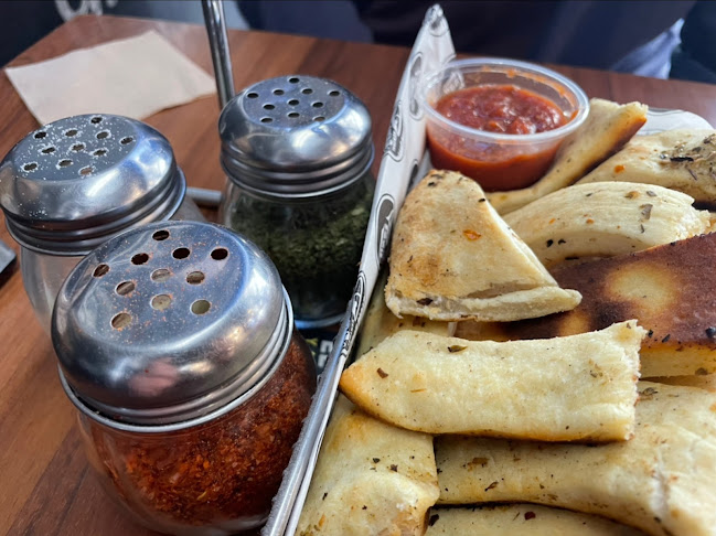 centralpizzachile.cl