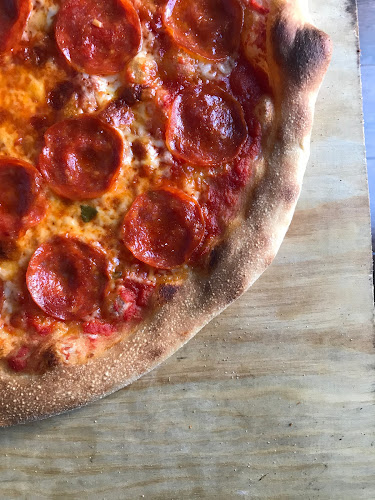 Comentarii opinii despre Trae Pizza - Pizzería Artesanal - Recreo