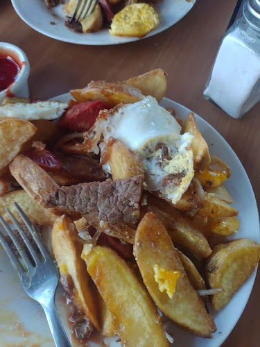 Montañita Restobar Egaña Phone number