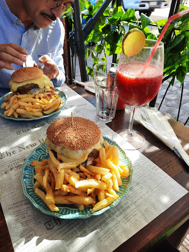 Opinii despre Club Maleville în Santiago - Gastronomía y hostelería