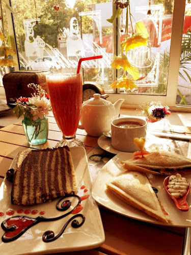 Café Monalisa Open Times