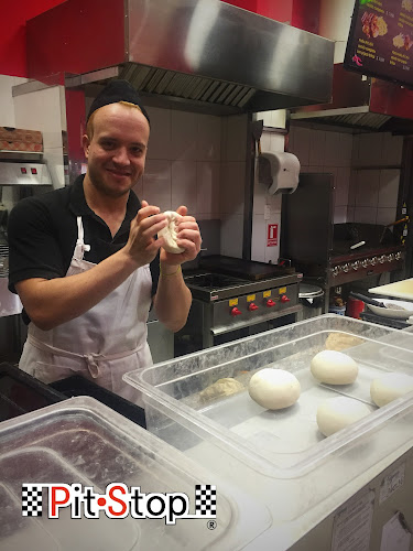 PitStop Pizza & Pollo Open Times