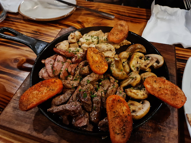 Rustiko Restaurant & Pub