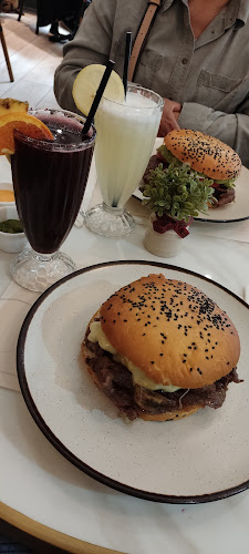 Comments and reviews of Cafetería y pastelería "Marriet"