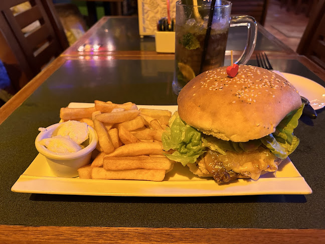 Opinii despre The Travellers Resto Bar în Villarrica - Gastronomía y hostelería