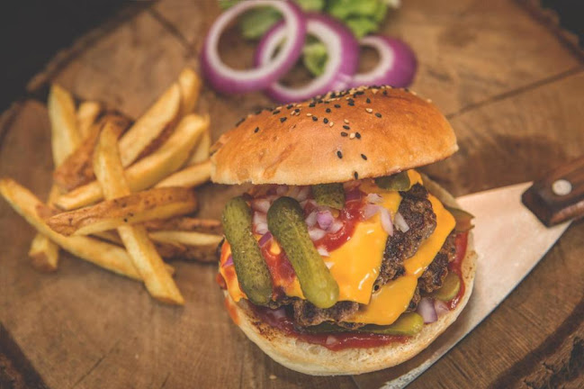 Sanguchería Mostacho - Gastronomía y hostelería