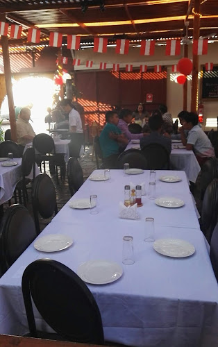 Lunahuaná Sandwicheria Peruana - Gastronomía y hostelería
