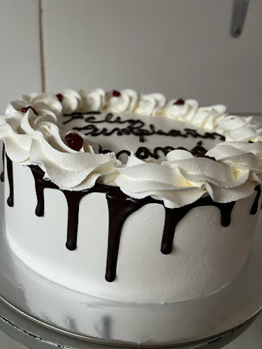 PANADERIA Y COCTELERIA DULCE TENTACION - La Pintana