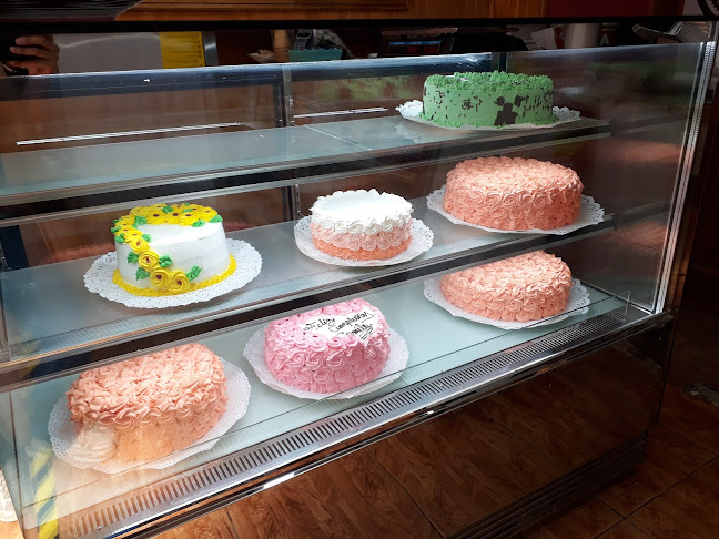 Panadería y Pasteleria "Las 7 Espigas"