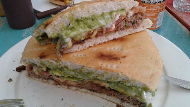 Comentarii opinii despre Otto Sandwich Valdivia