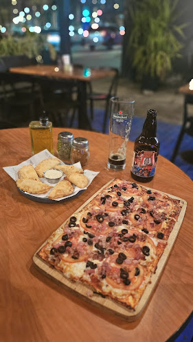 Tres Toques Sandwich cerveza y cafe - La Reina