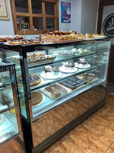 Panadería y Pasteleria "Las 7 Espigas" - Puerto Montt