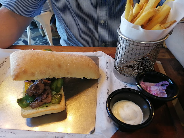 La Maestranza Sandwich & Burger Bar - Gastronomía y hostelería