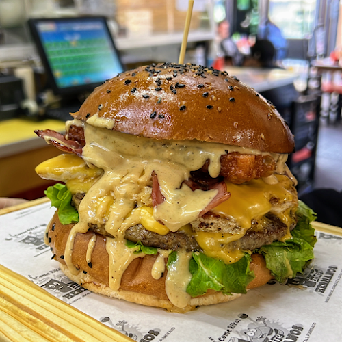 Come Riko Entre Hermanos