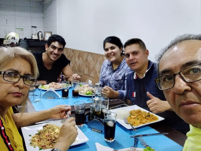 Restaurante peruano Los 4 Suyos Open Times