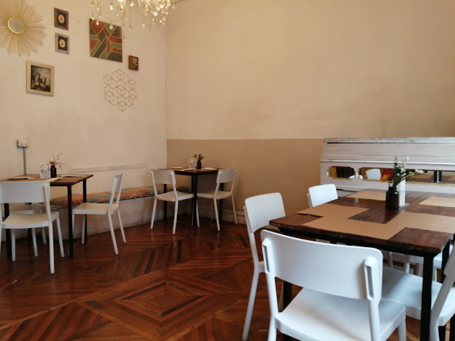 La Serrana Phone number