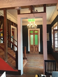 Divina Esquina RestoBar