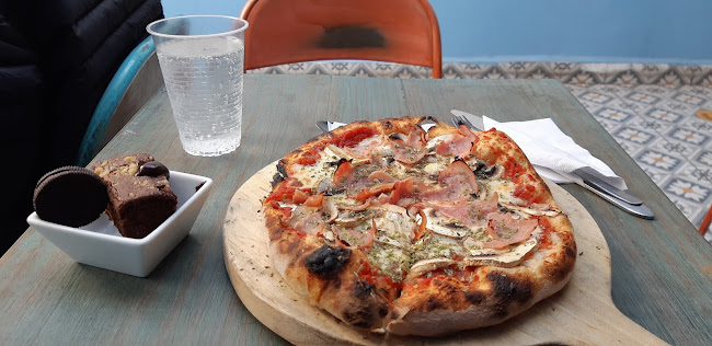 manhattanpizzas Phone number