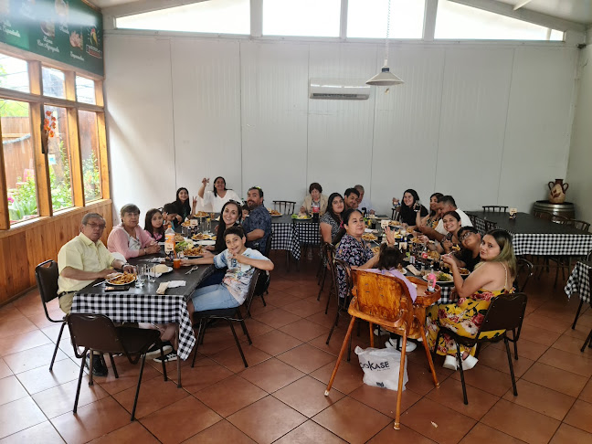 Los Pollos Dorados, restaurante