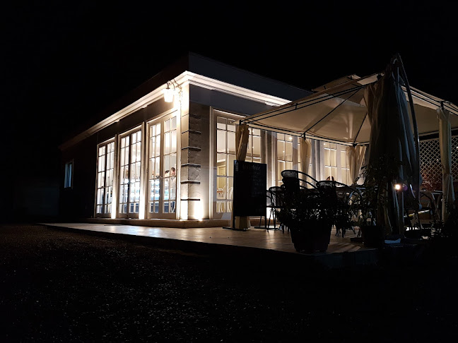 Café La Croix Open Times