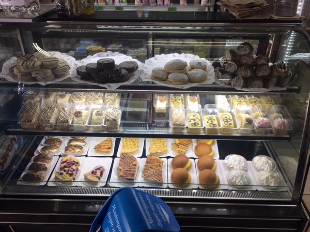 Almacen y panadería d todo