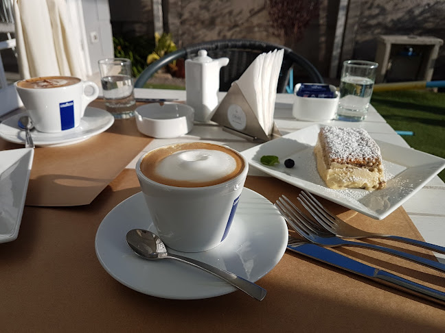 Comments and reviews of Café La Croix