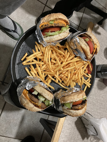 Av. Parque Central Pte. 909, 9250000 Santiago, Maipú, Región Metropolitana