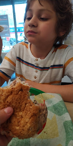 Subway Plaza Maipú - Gastronomía y hostelería
