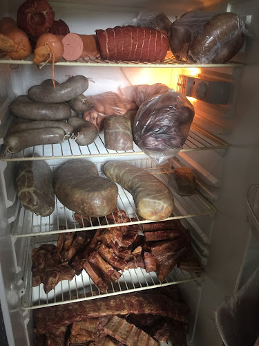 Comments and reviews of Cecinas La Casa Negra