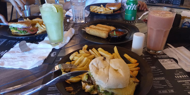 La Sangucheria Del Barrio Open Times