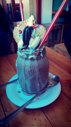 Comentarii opinii despre Kingdom milkshakes & coffee