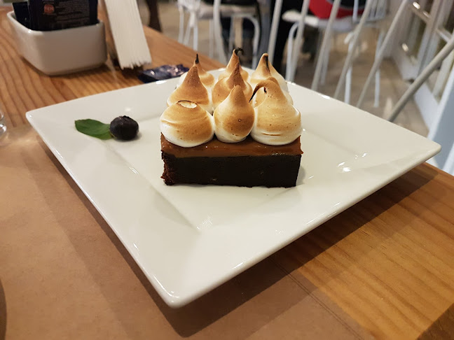 Café La Croix Phone number