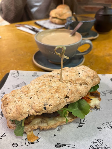 Huérfanos 1515, 8340443 Santiago, Región Metropolitana