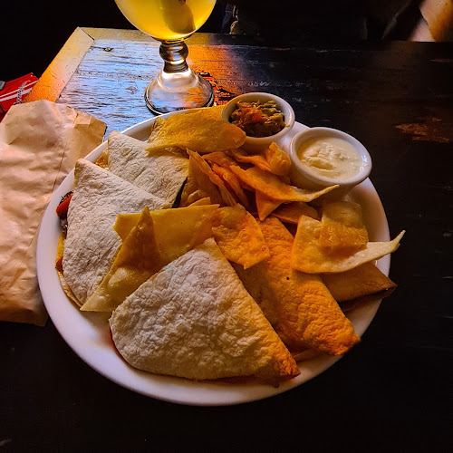 Bar Calafate Open Times